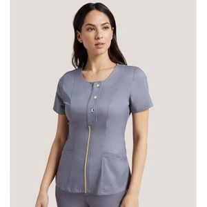 Jaanuu front snap scrub top SMALL